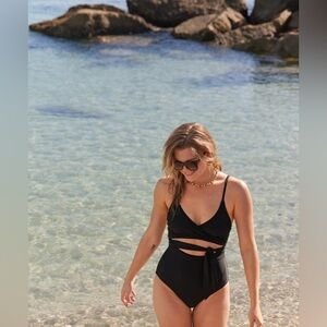 NWT Aerie Wrap Full Coverage One Piece Swimsuit Black Size Medium